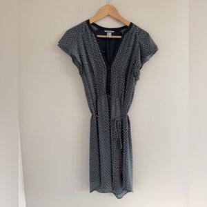 H&M Sz 6 Navy & White Geometric Print Tie Waist Dress Casual Midi Dress